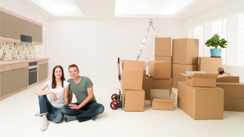 Efficient moving van service for homes and flats in Westkensington