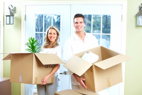 Planning a smooth relocation in Westkensington with a moving checklist